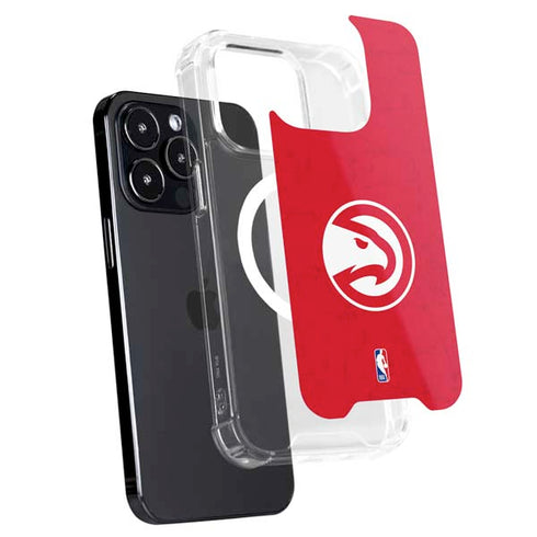 NBA Atlanta Hawks Distressed iPhone 15 Pro MagSafe Case